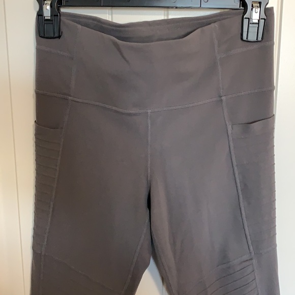 Athleta. Grey. Leggings. Workout. Gym - Picture 3 of 11